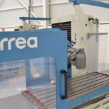 Bed-type CNC milling machine :: CORREA CF22