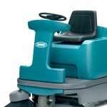 Compact ride-on sweeper :: TENNANT S12
