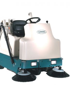Compact ride-on sweeper TENNANT 6200