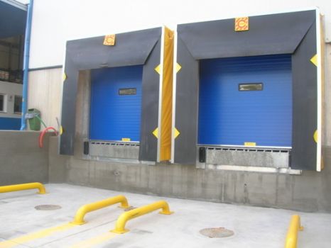 Conventional or hydraulic loading docks SACINE 