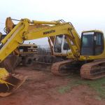Crawler excavator :: KOMATSU PC200 EL