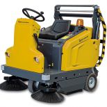 Industrial ride on sweeper :: KRUGER B1300G - B1300E