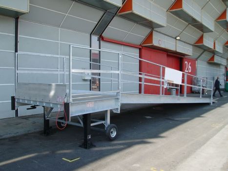 Mobile loading ramp SACINE 