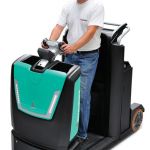 Stand-on electric towing tractor :: MITSUBISHI TBR30N
