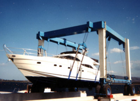 Travel lift for handling boats DTA 